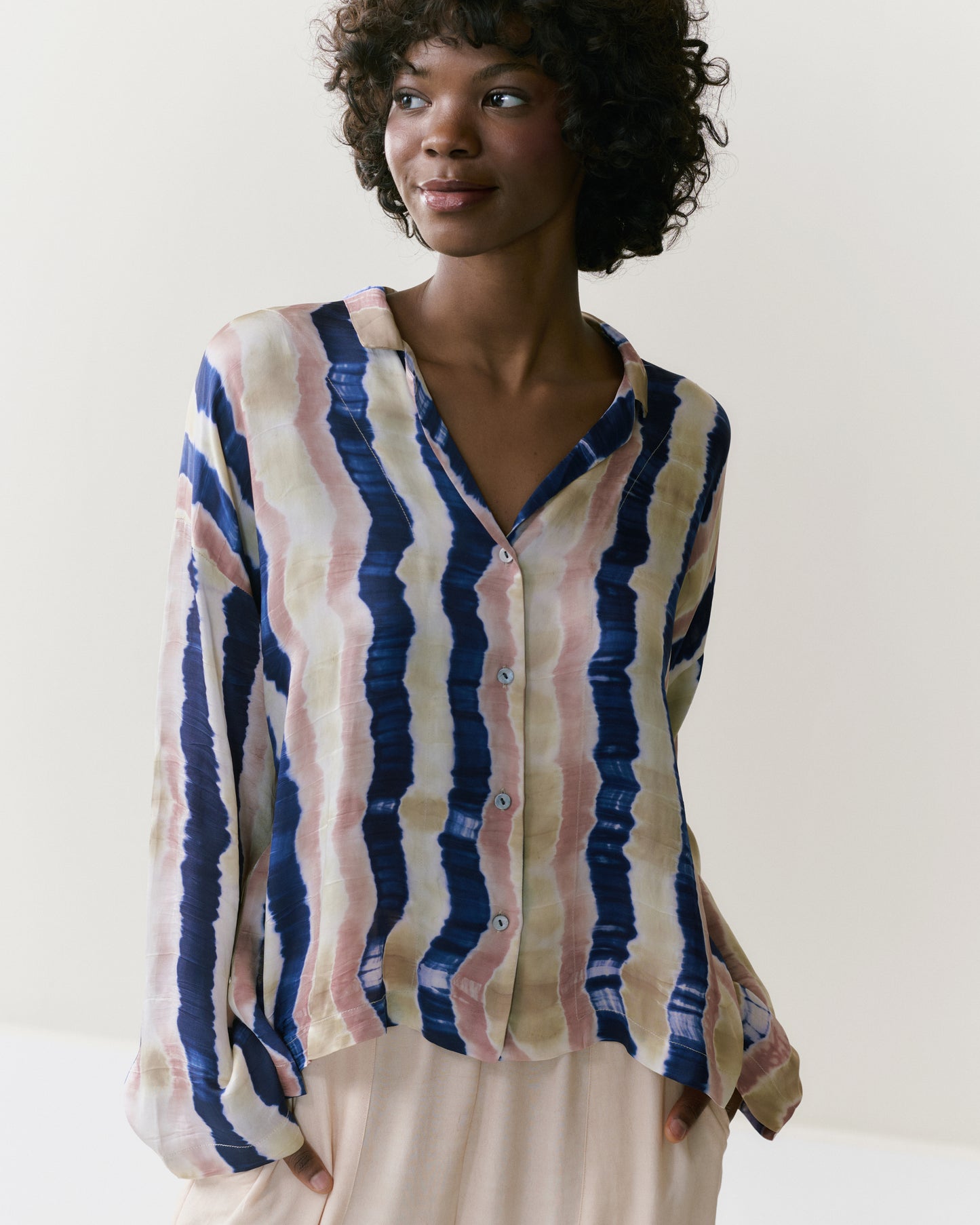 NOUS antwerp NANCI BLOUSE verticals sand