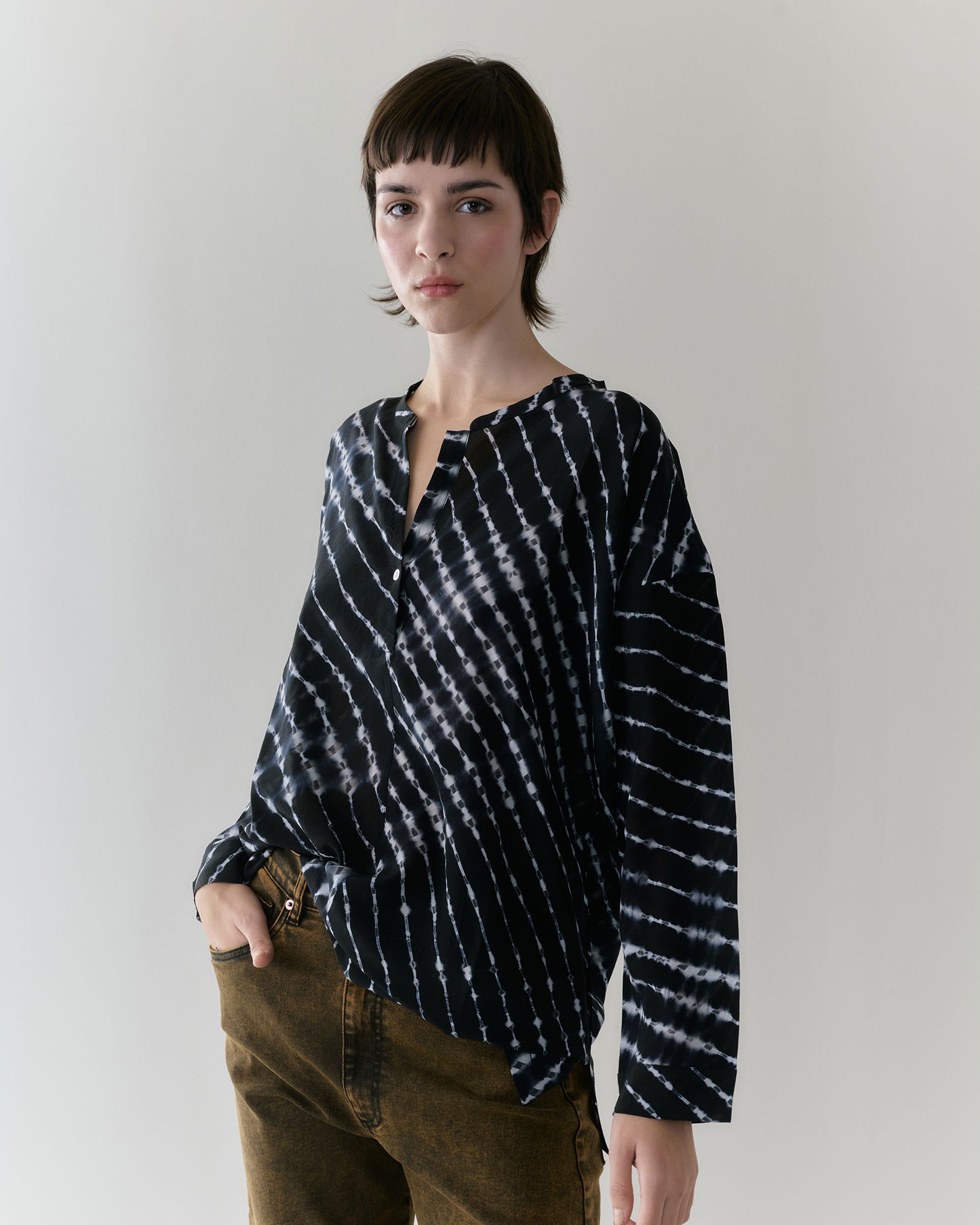 NOUS antwerp ABBIE BLOUSE dots blackish