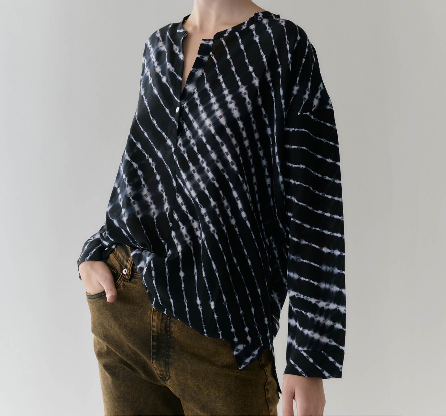 NOUS antwerp ABBIE BLOUSE dots blackish