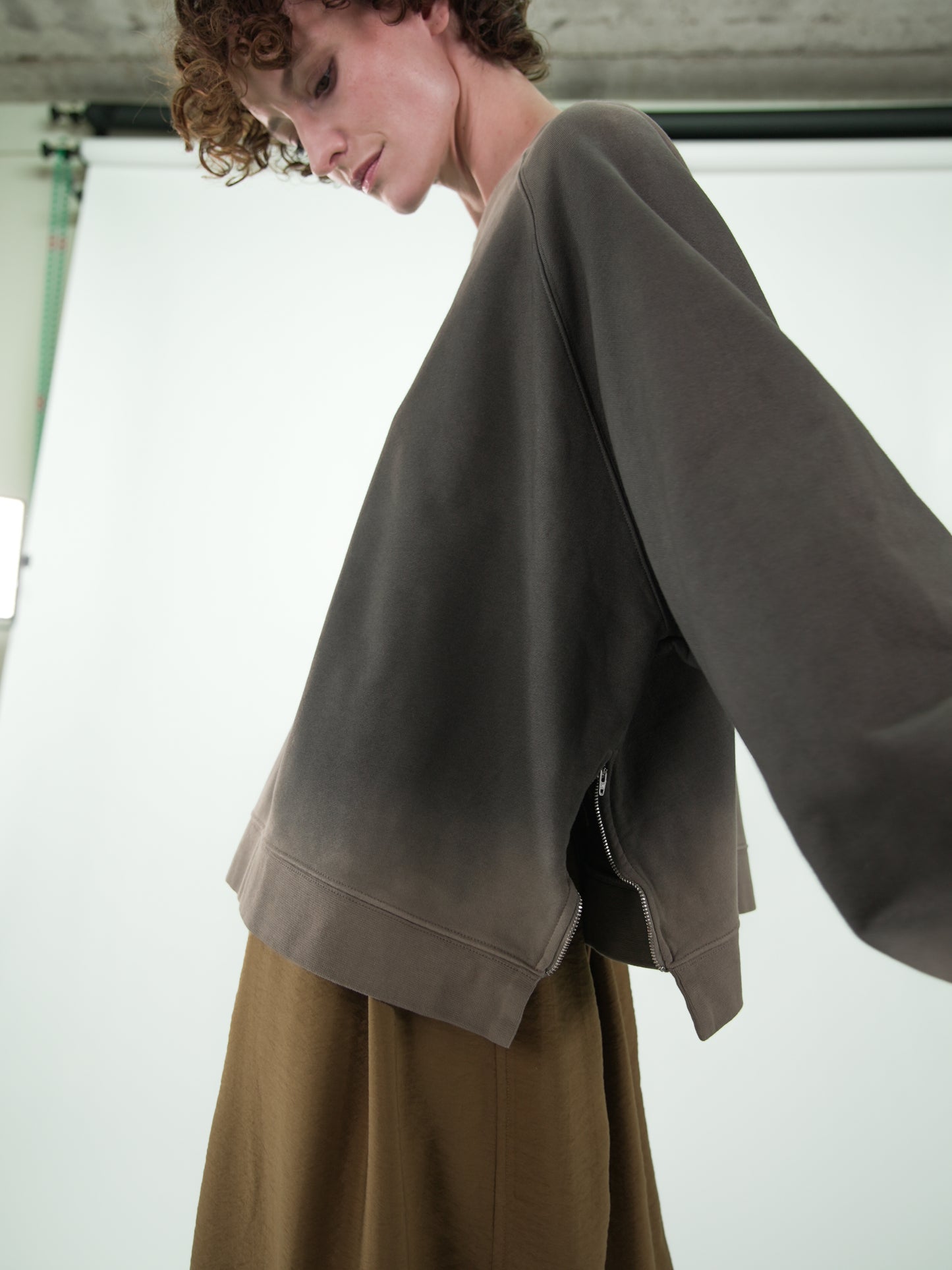 NOUS antwerp FRANCES ZIP SWEATER light mud