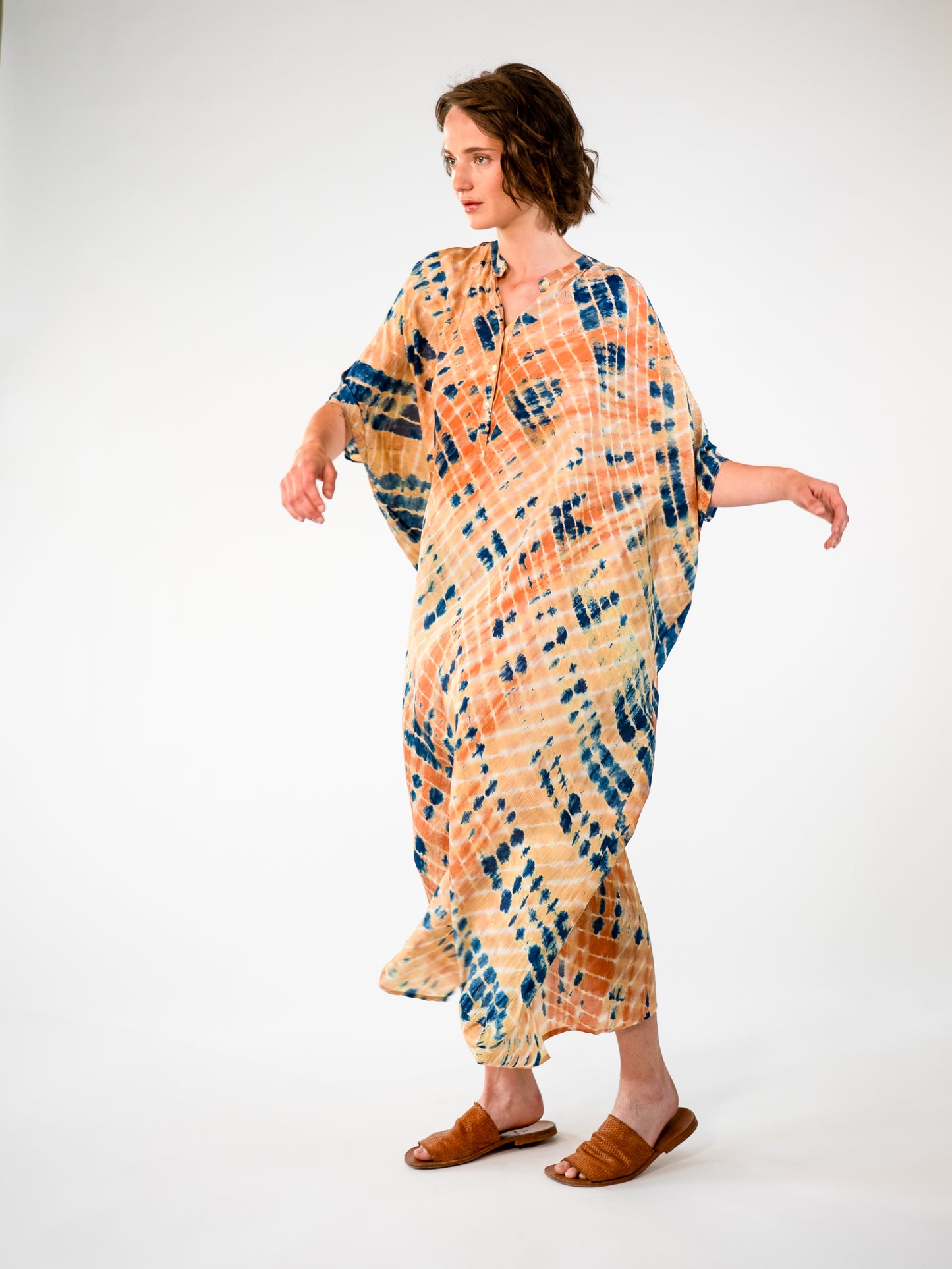 NOUS antwerp LORE silk KAFTAN cross indigo