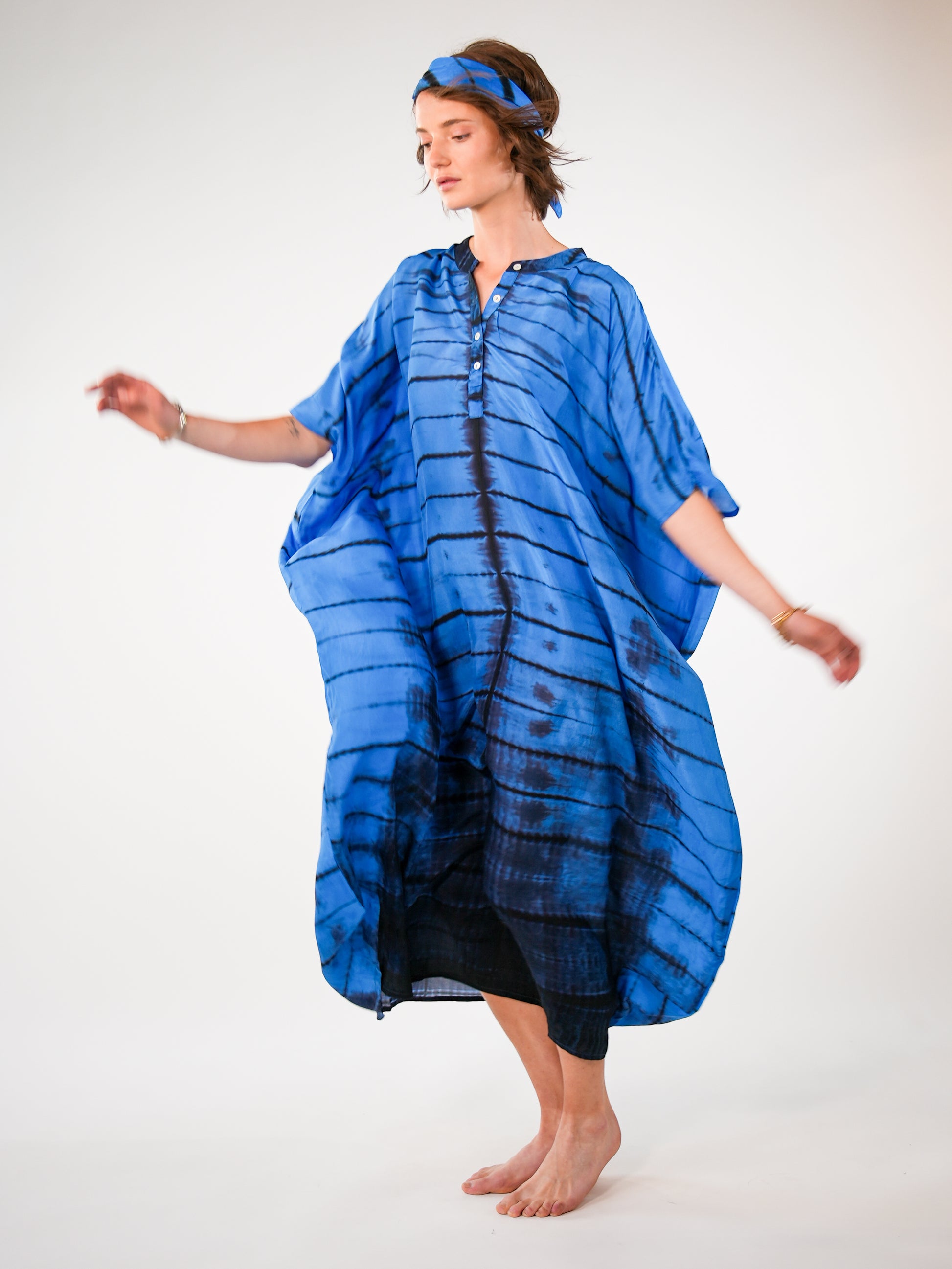 NOUS antwerp LORE silk KAFTAN ladder santorini