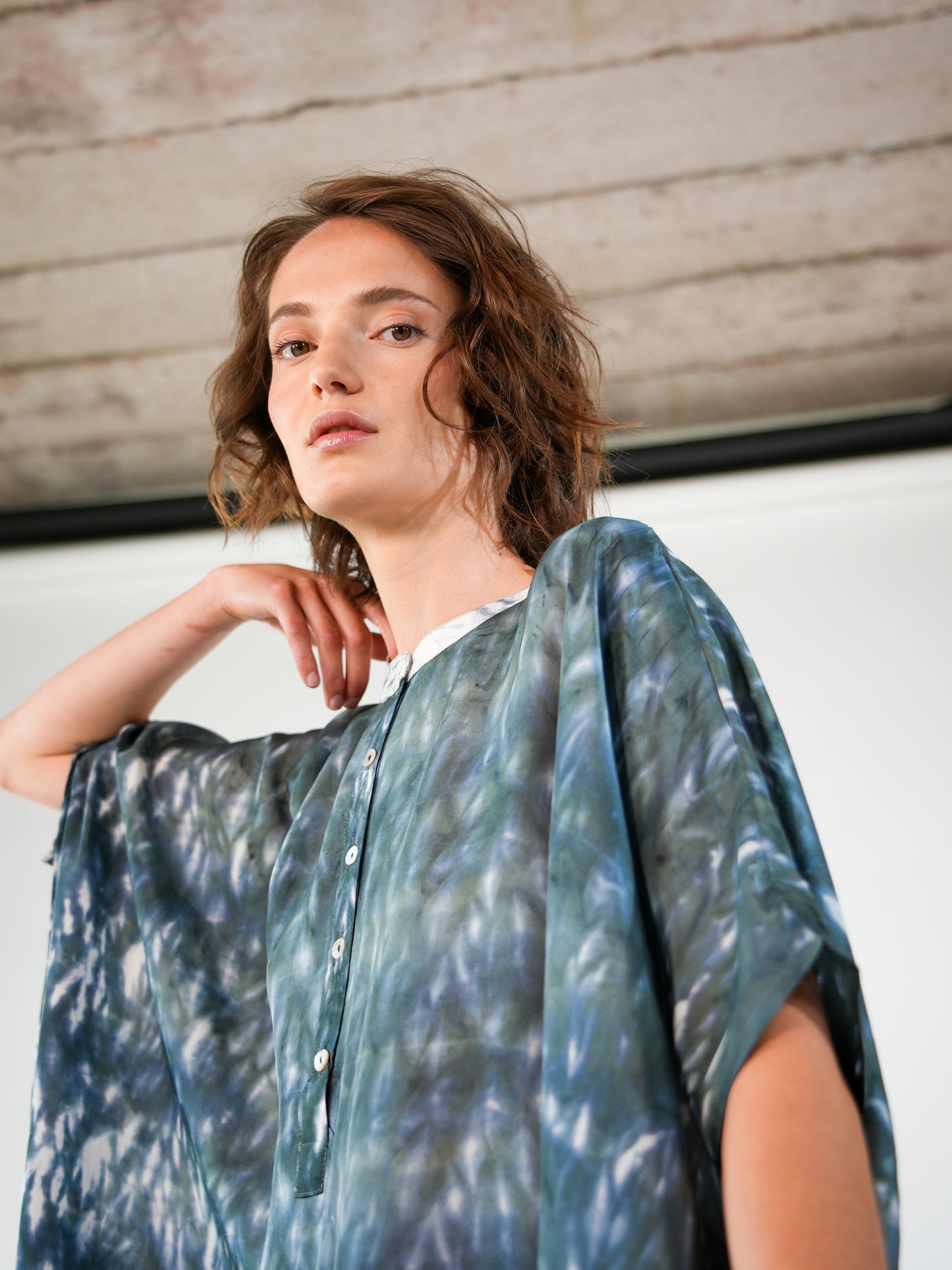 NOUS antwerp LORE silk KAFTAN waves slate